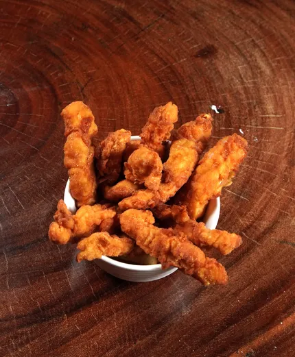 Nuggets de Pollo con Papas Fritas